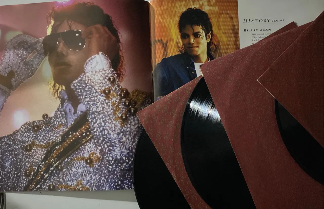 Michael Jackson - HIStory: Past, Present and Future - Book I