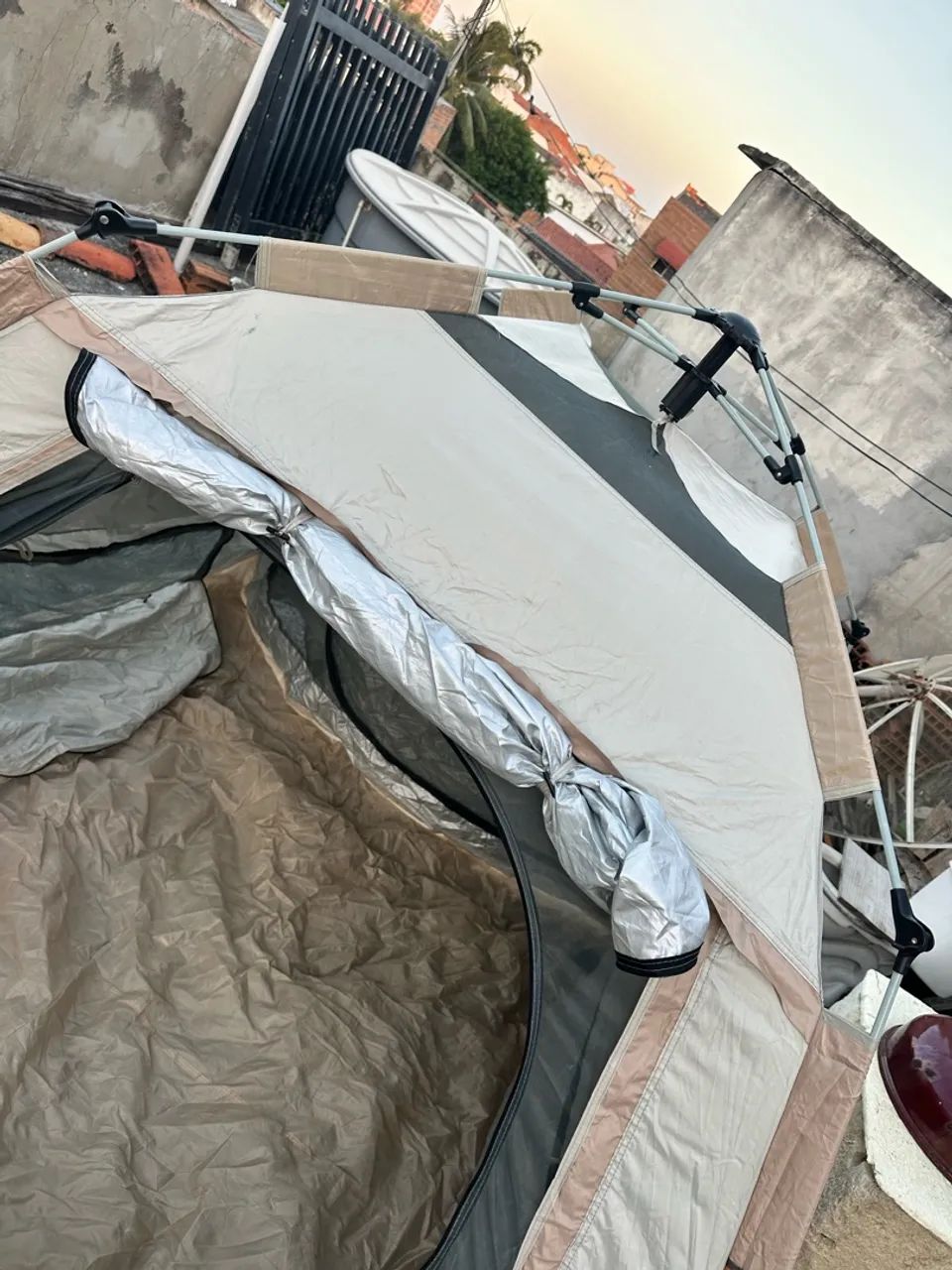 BARRACA DE CAMPING AUTOMÁTICO SEMI NOVA 380$ - Foto 3