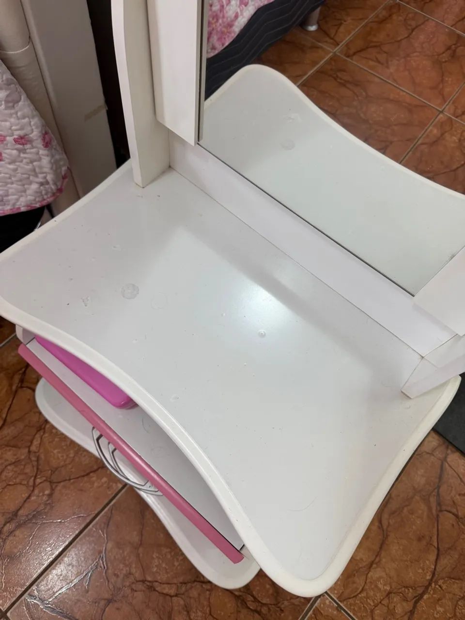 Vendo penteadeira rosa com espelho  - Foto 4