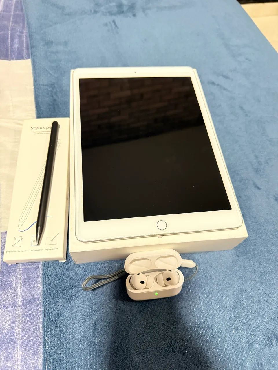 Kit de estudos com iPad, magic pen e AirPods 