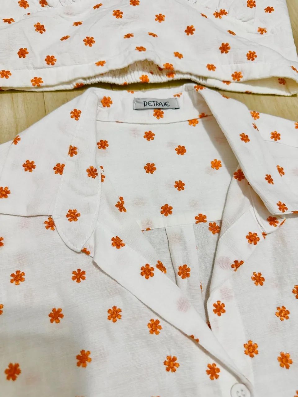 Camisa bordada + Top - Foto 2