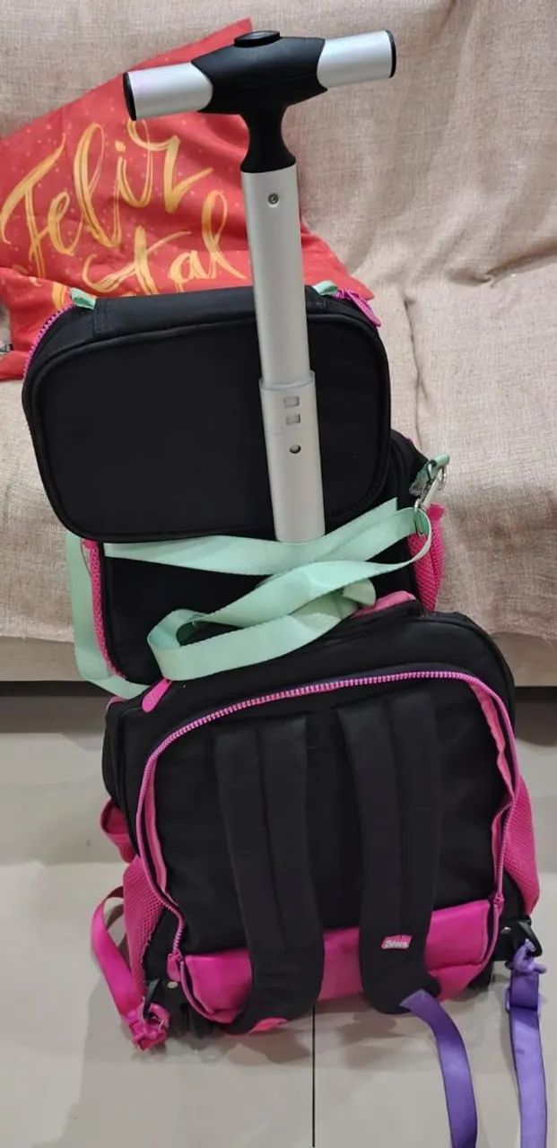 Mochila luluca com rodinhas + Kit estojo e lancheira - Foto 3