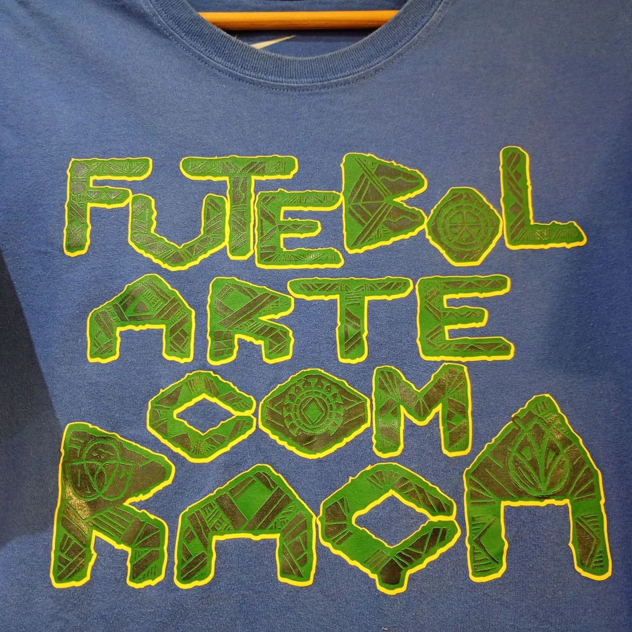 Camisa Nike CBF Futebol arte com raça.