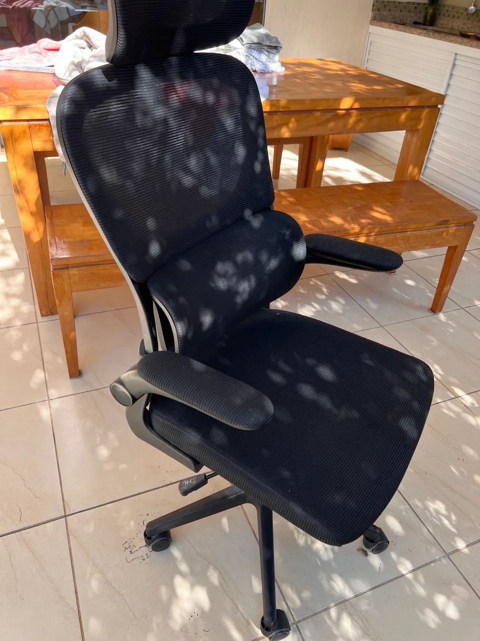 Cadeira escritório com encosto e ajuste de altura - Foto 4