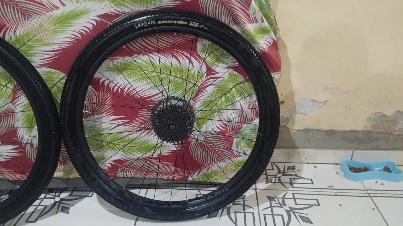 Vende-se jogo de rodas de Bike 