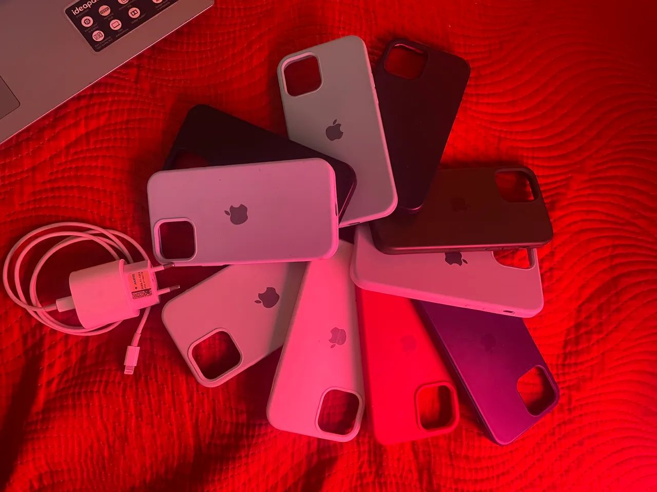 Iphone 12 + carregador e 10 capinhas - Foto 2