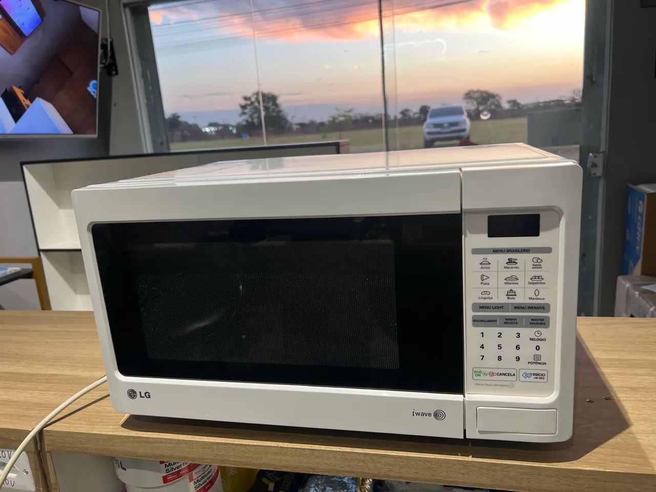 Microondas 30L 220v - Foto 4