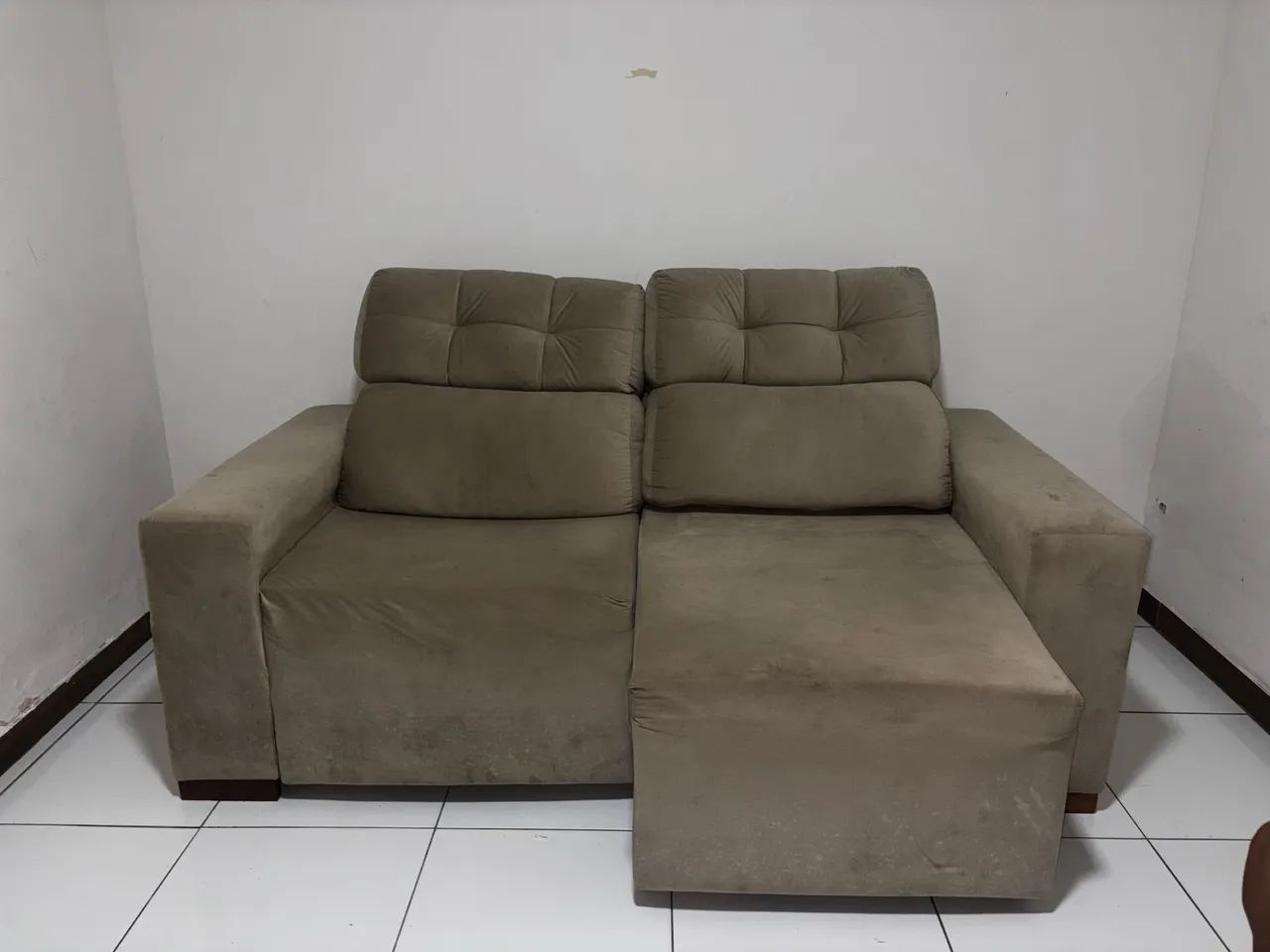 Sofá retrátil e reclinável 2 lugares 