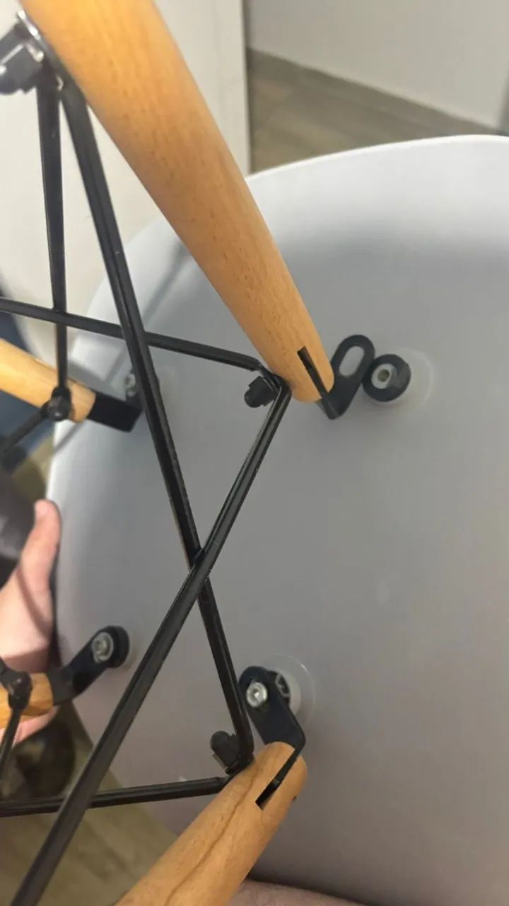 4 Cadeiras Eames Cinza Polipropileno com Pés de Madeira - Bianchini - Foto 3