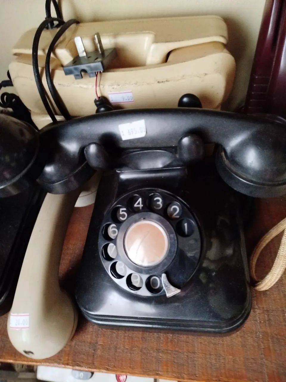 Telefone antigo preto