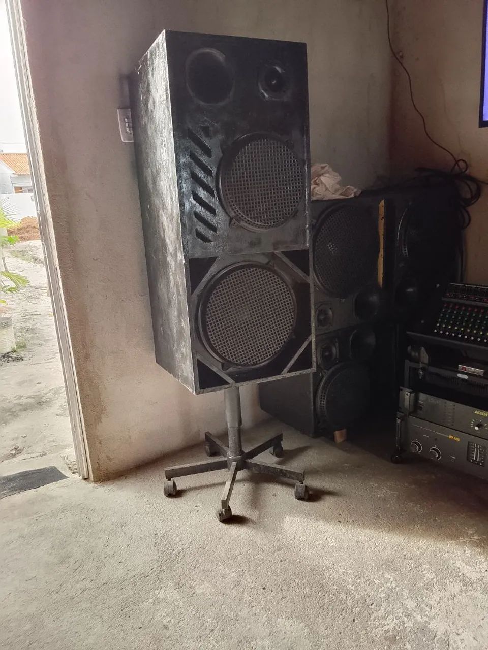 Vendo uma caixa de som funcionando perfeitamente - Foto 2