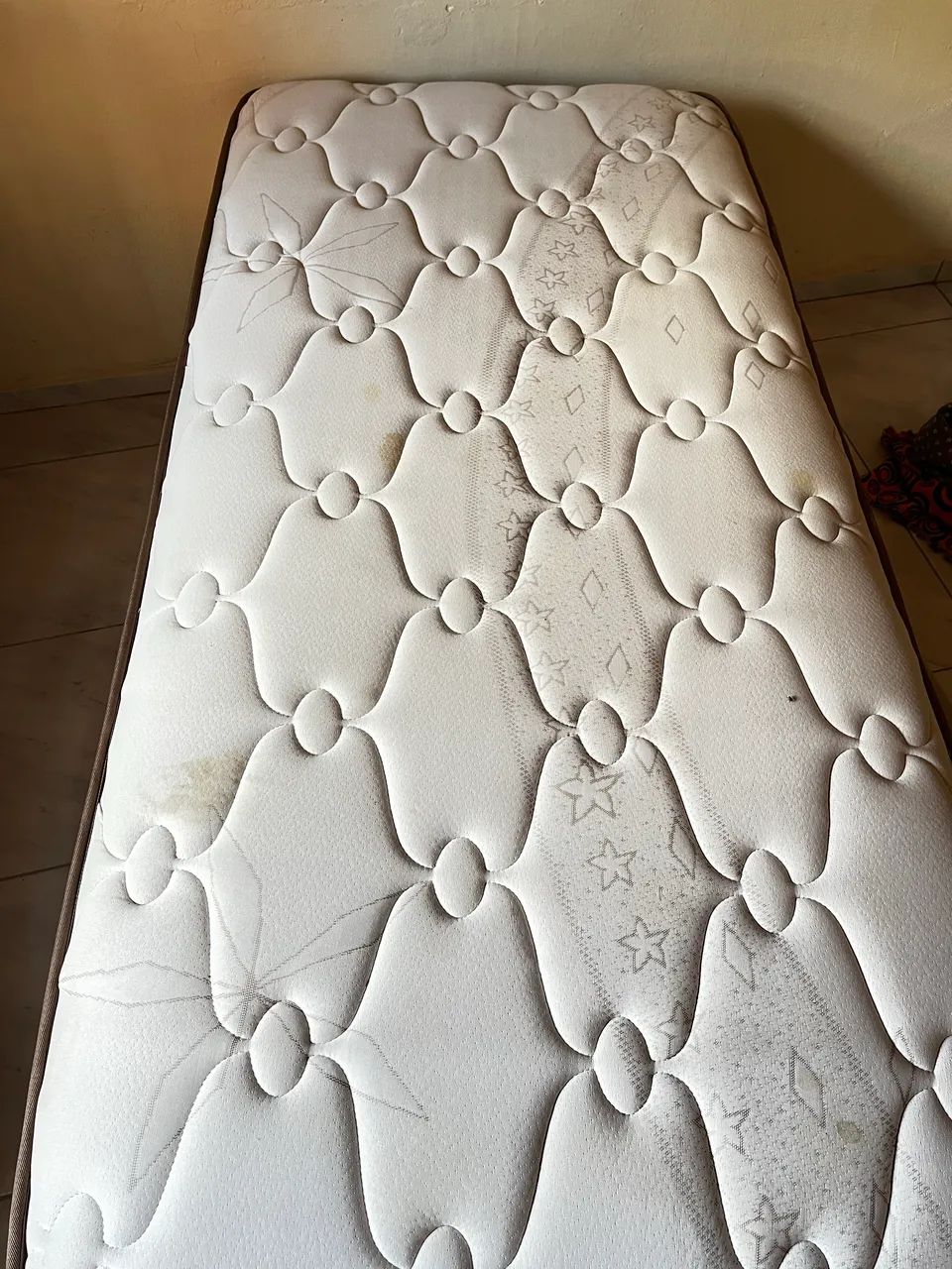 Cama box solteiro molas ensacadas. Probel 