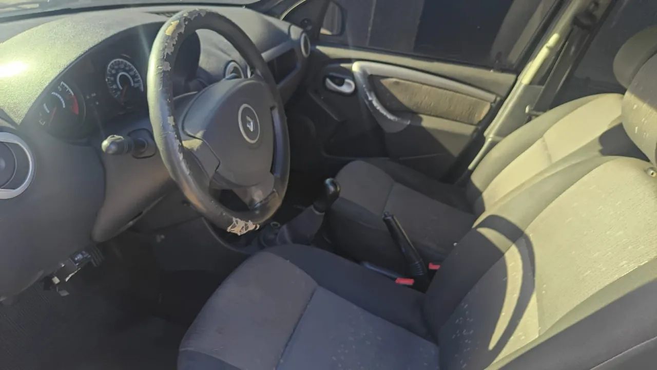 Renault Logan Expression Hi-flex 1.6 8V 4P 2011 - Foto 4