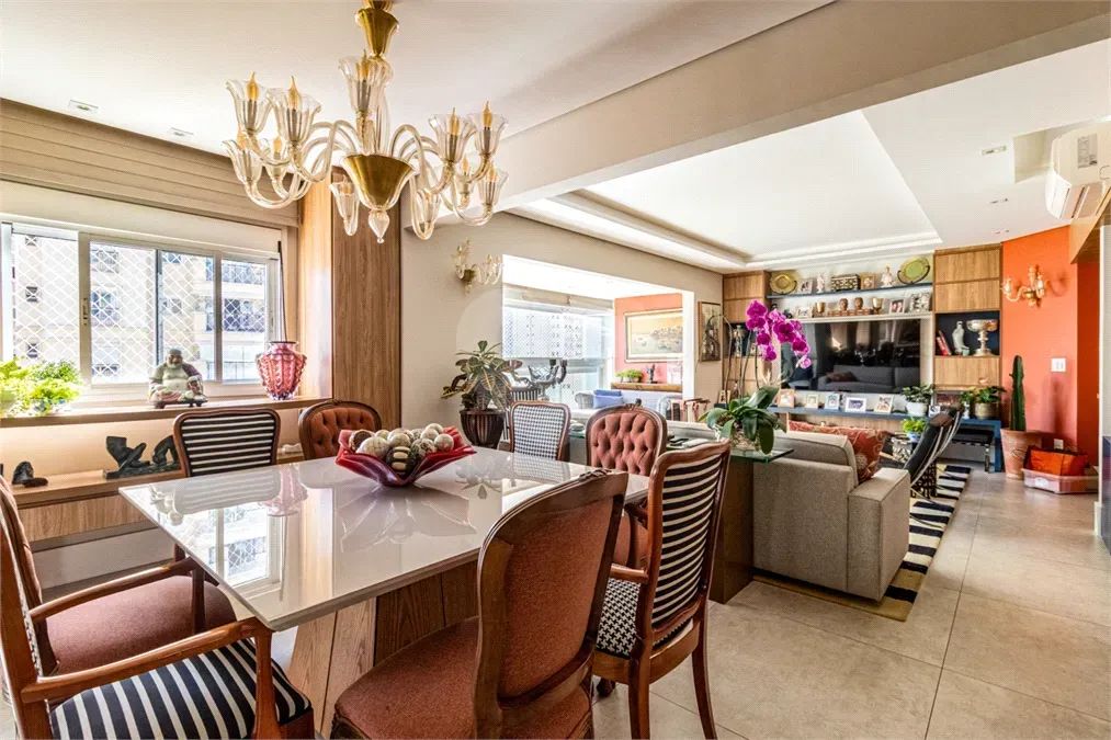 Apartamento Mobiliado com 138 m2 com 3 suítes e 3 vagas no Paraíso.