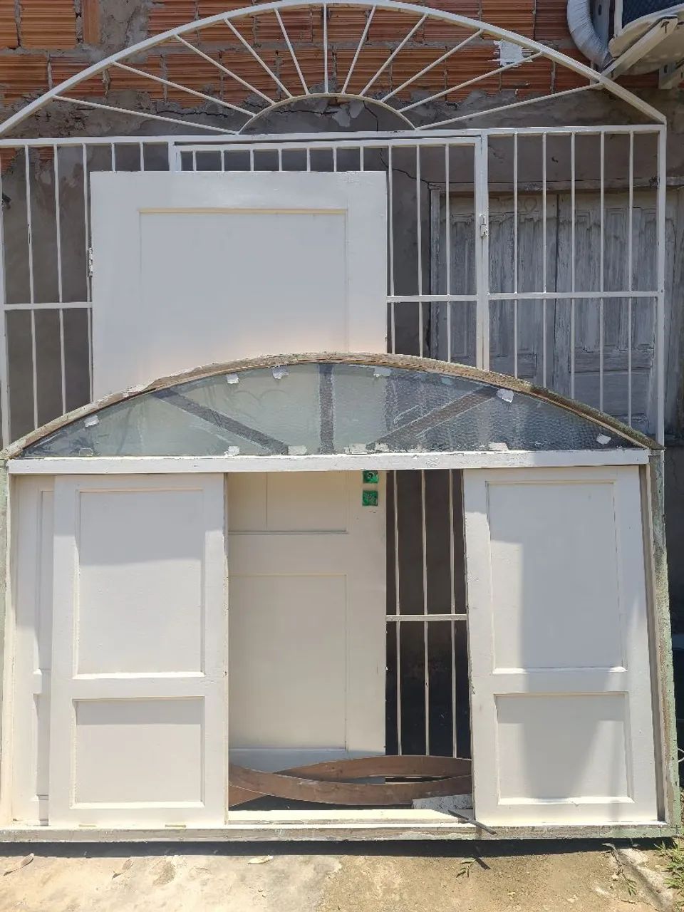 Vendo porta e janela. - Foto 2
