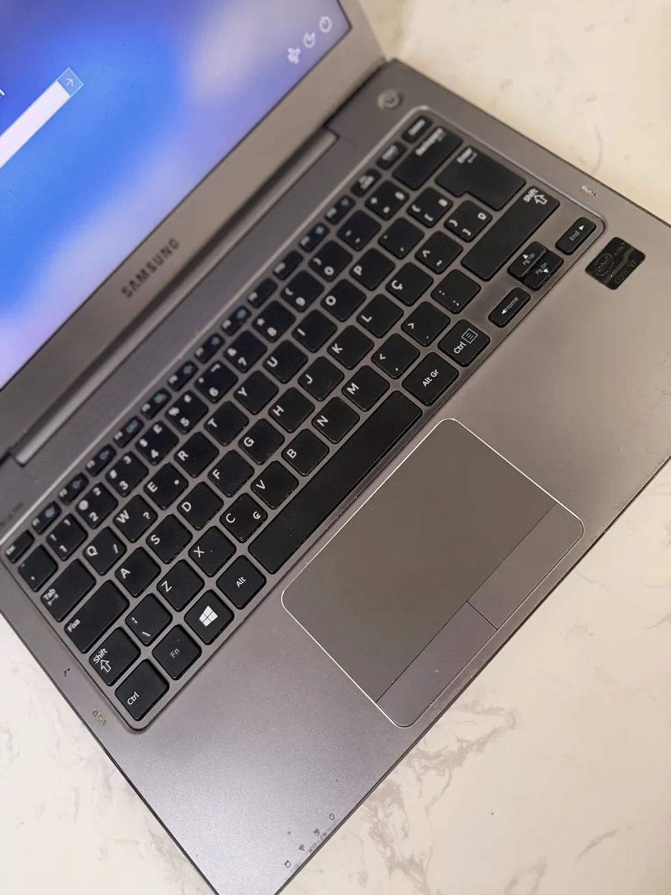 Notebook Samsung Ultrabook Core i5 4GB - Fino e Rápido - Foto 2