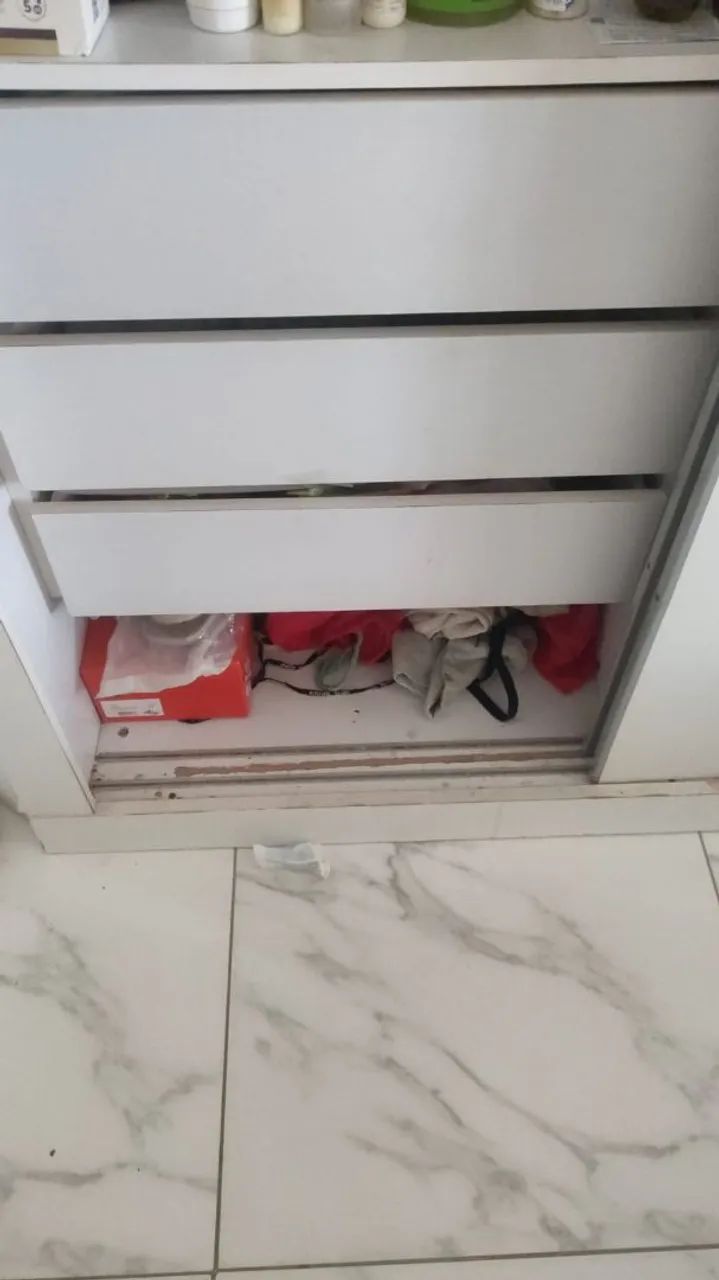 Cama (com gaveteiro) e guarda roupa  casal