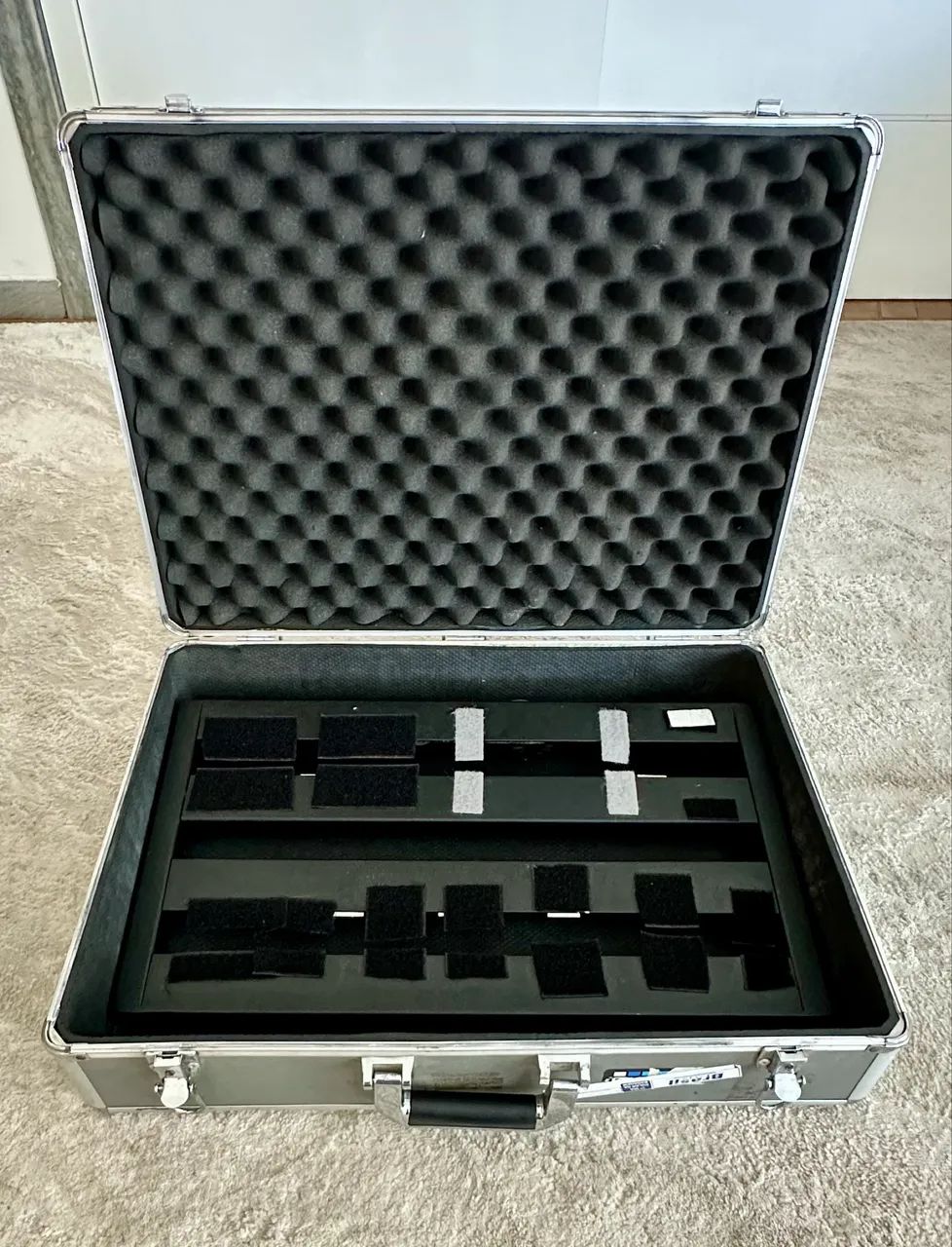 Pedalboard Pedaltrain 1 em ótimo estado, acompanha hardcase original.