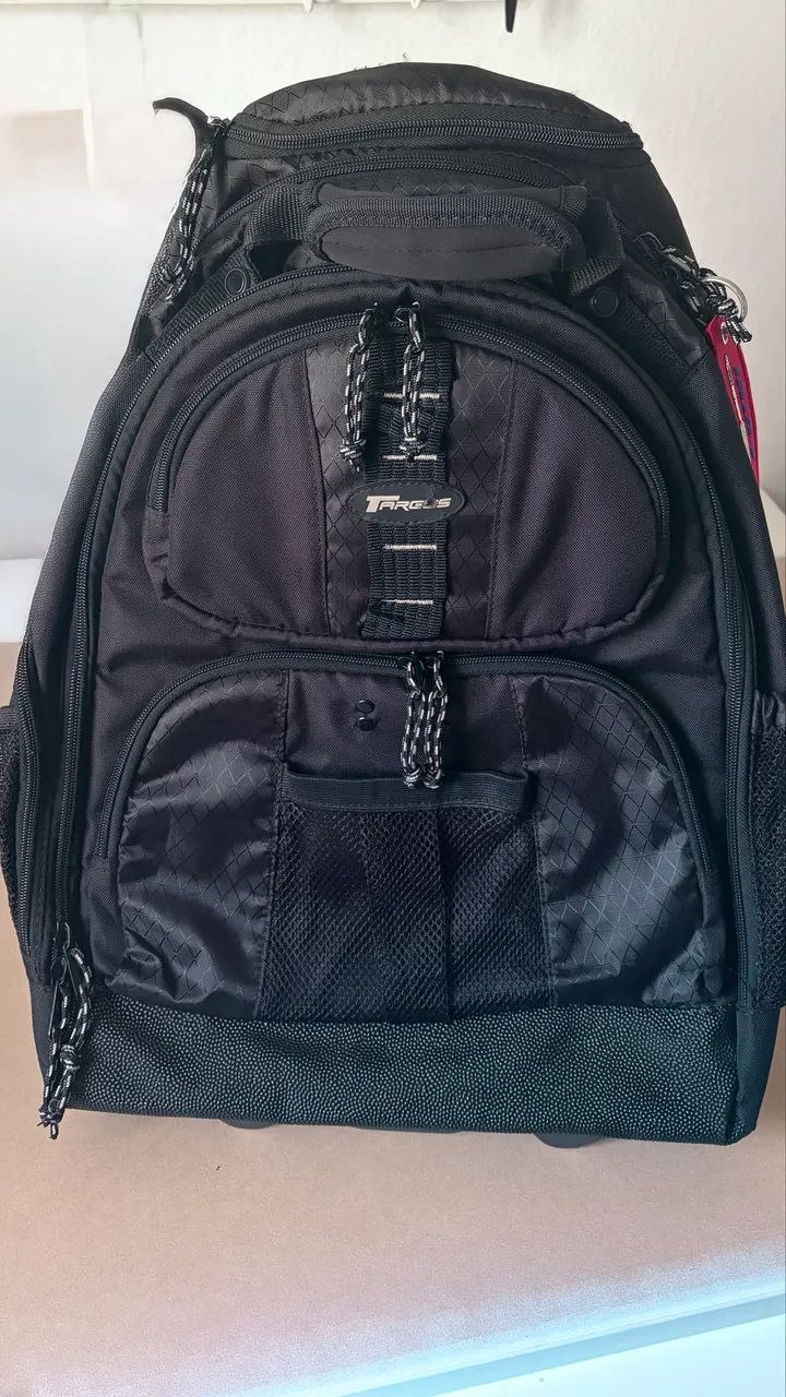 Mochila Targus com alça telescópica e rodinhas - Foto 3