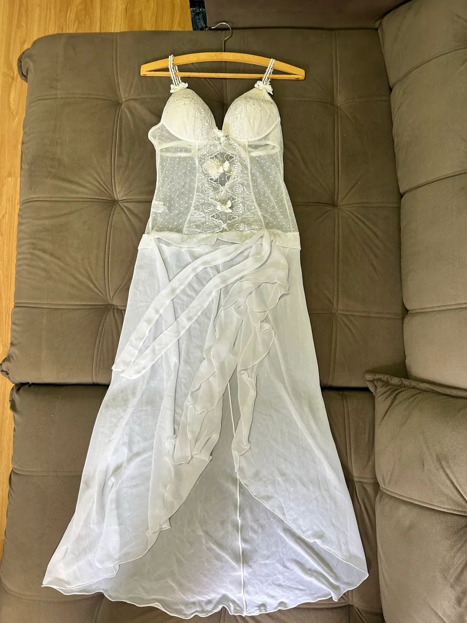 CAMISOLA BRANCA LONGA COM ETIQUETA - Foto 3