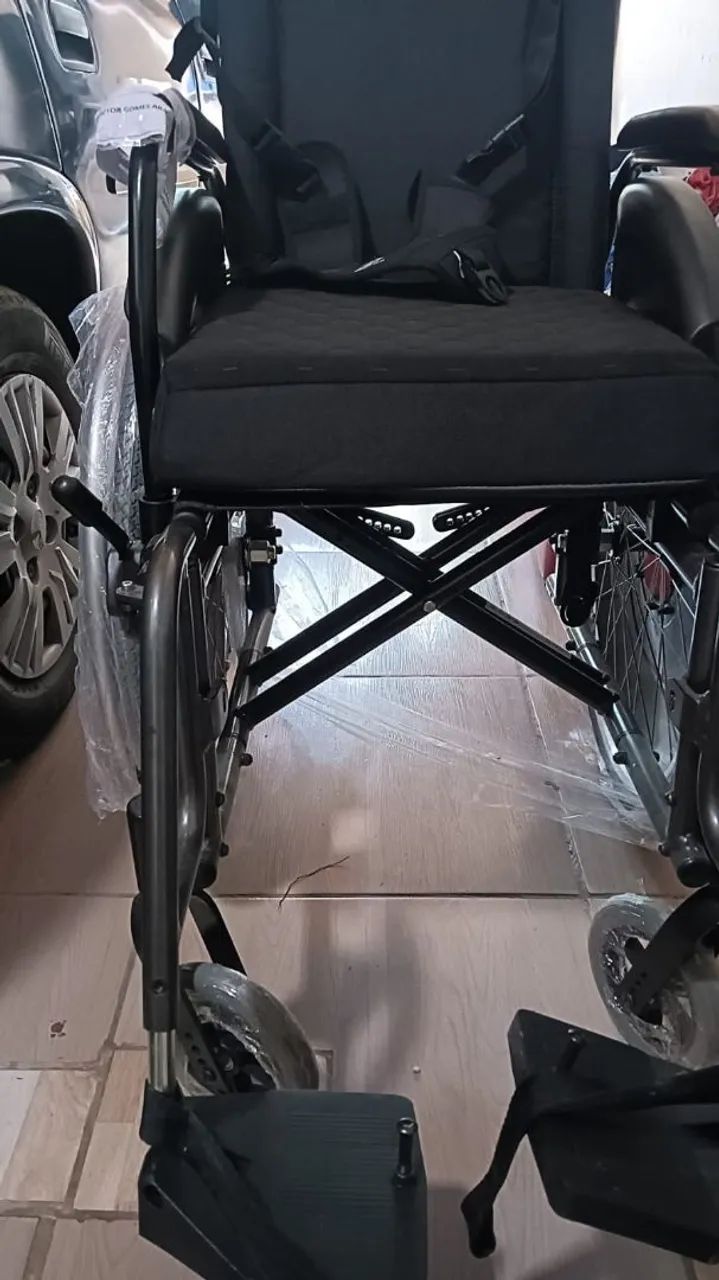 Vende-se Cadeira de rodas - Foto 3