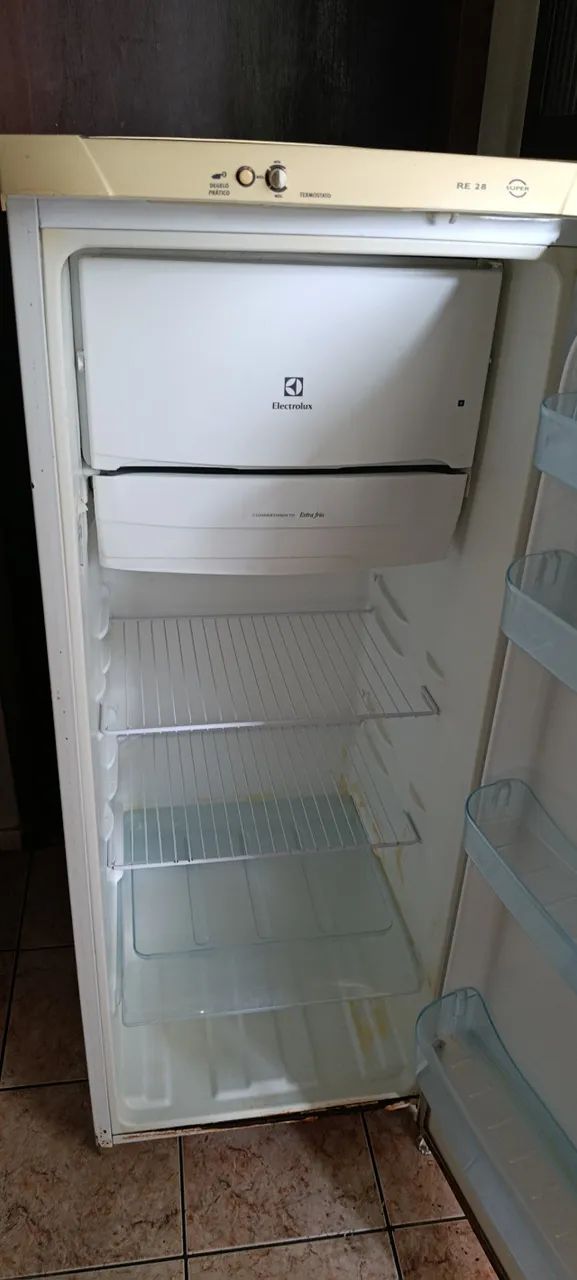 Geladeira Electrolux funcionando - R$ 450 - Foto 4