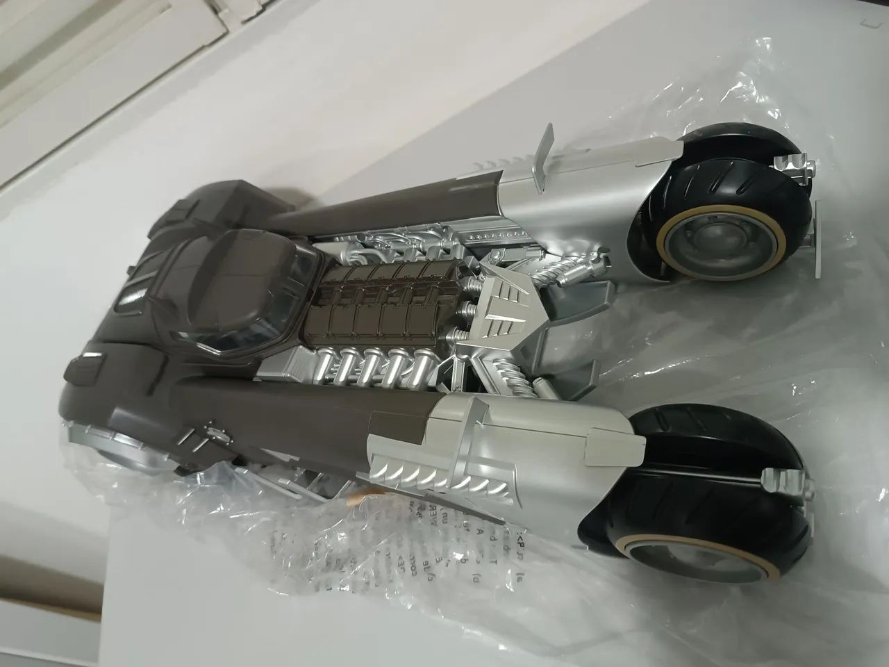 LEIA A DESCRIÇÃO!!! - Batman: White Knight DC Multiverse Gold Label Batmobile Exclusive - Foto 2
