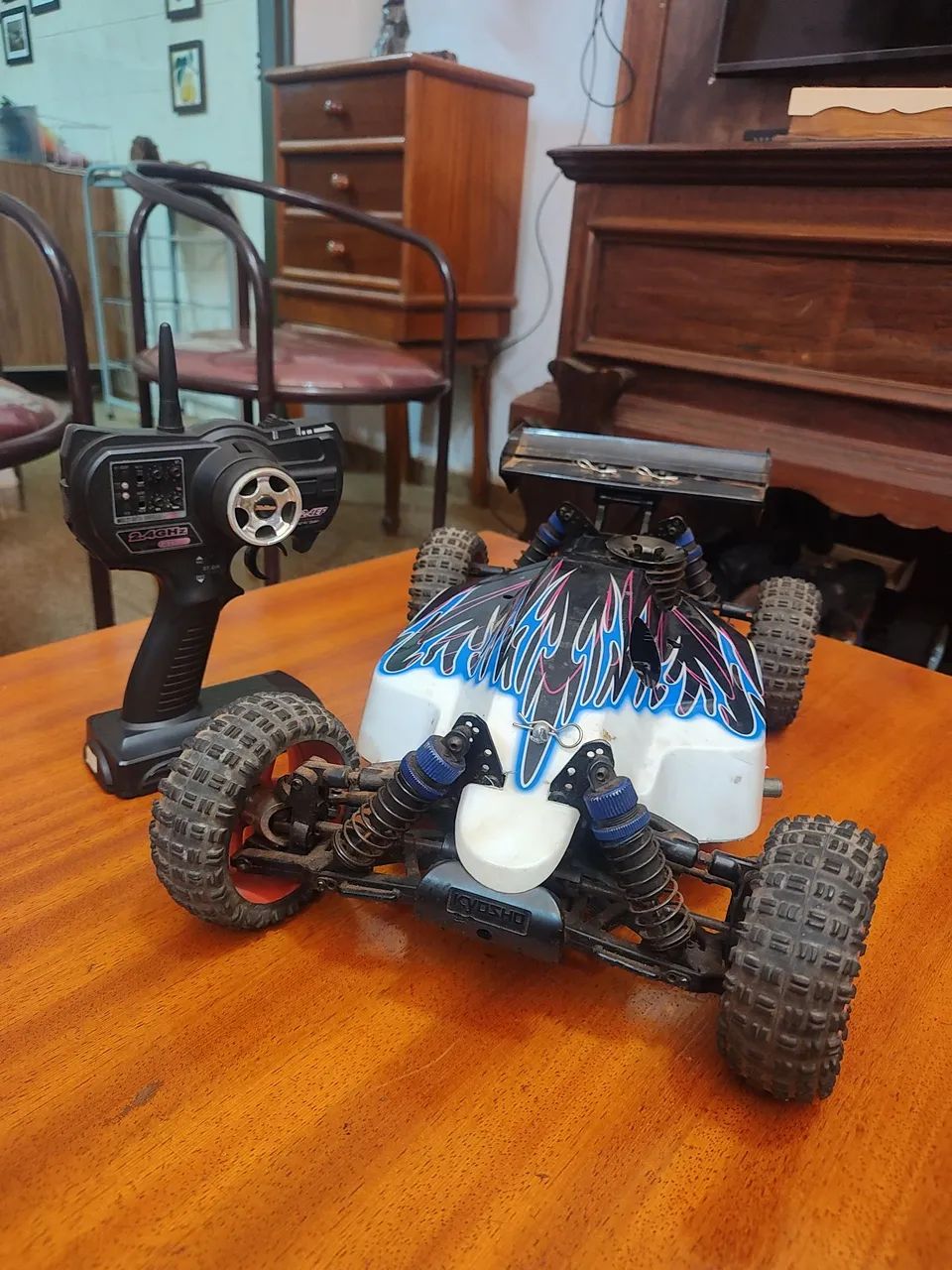 Automodelo kyosho bug inferno 