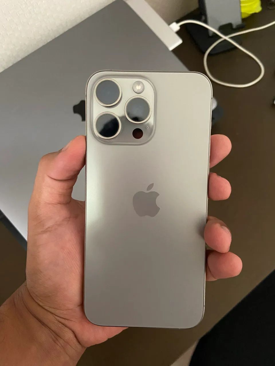 iPhone 15 Pro Max Impecável  - Foto 2
