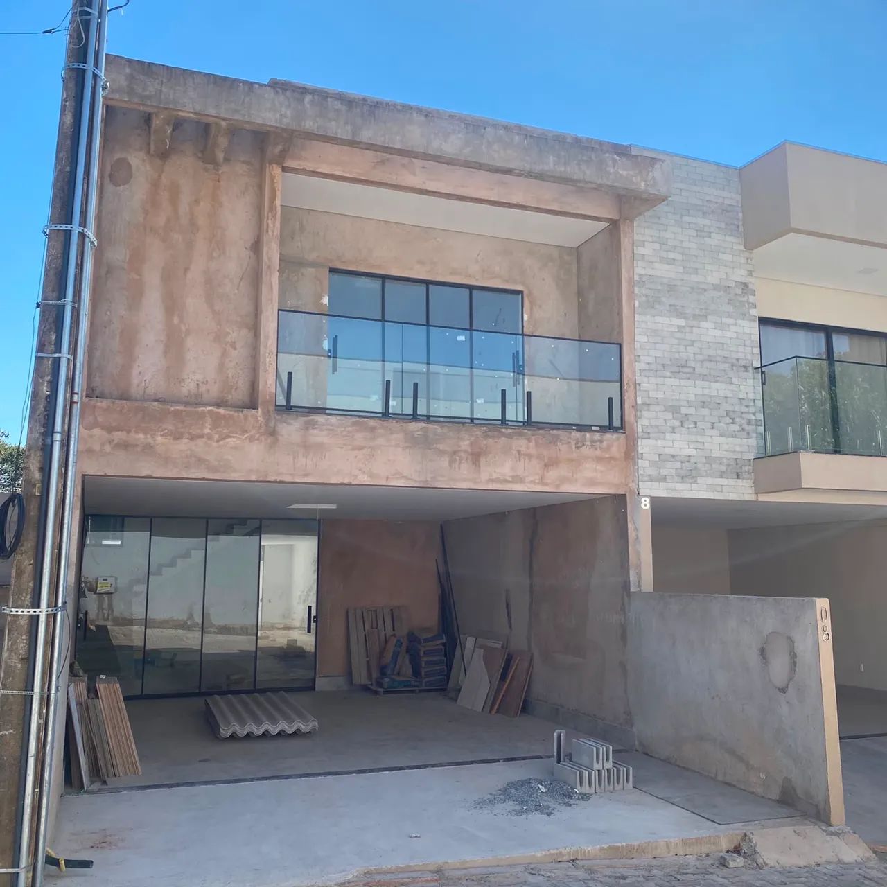 VENDO CASA MODERNA EM ACABAMENTO 