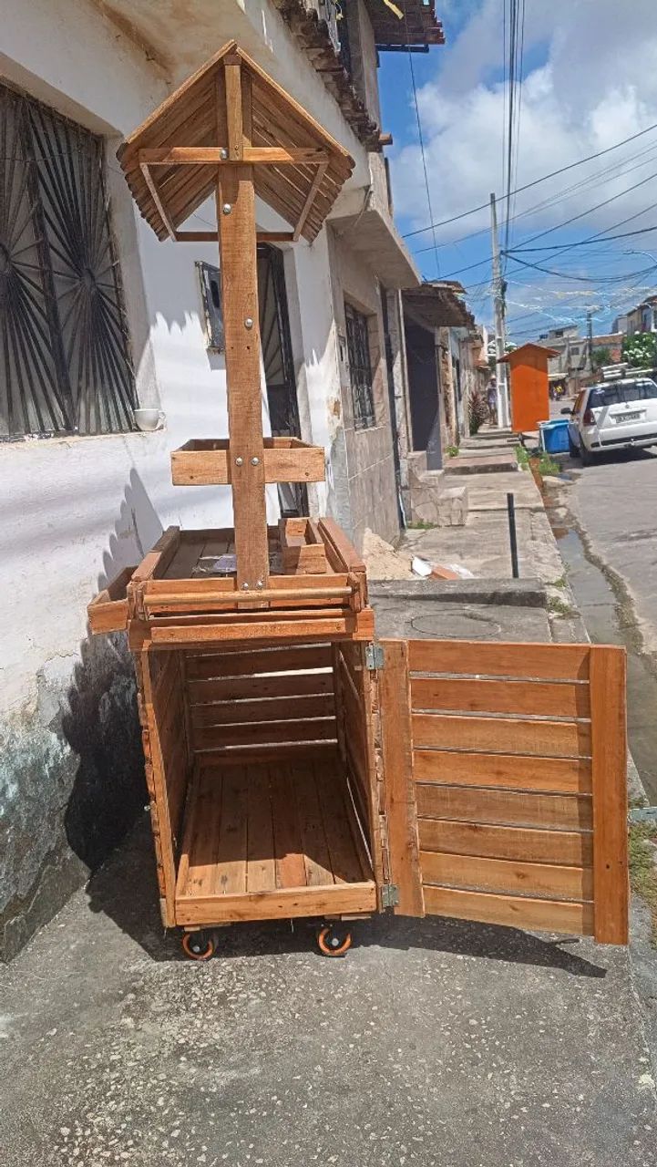 Expositor carrinho móvel de madeira  - Foto 4