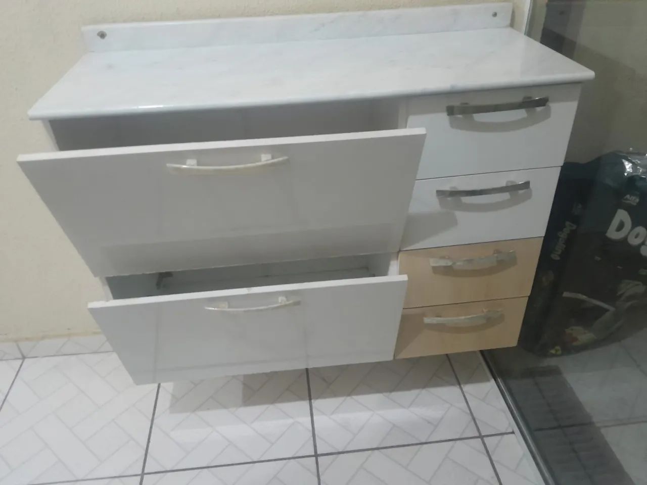 Armarinho de cozinha