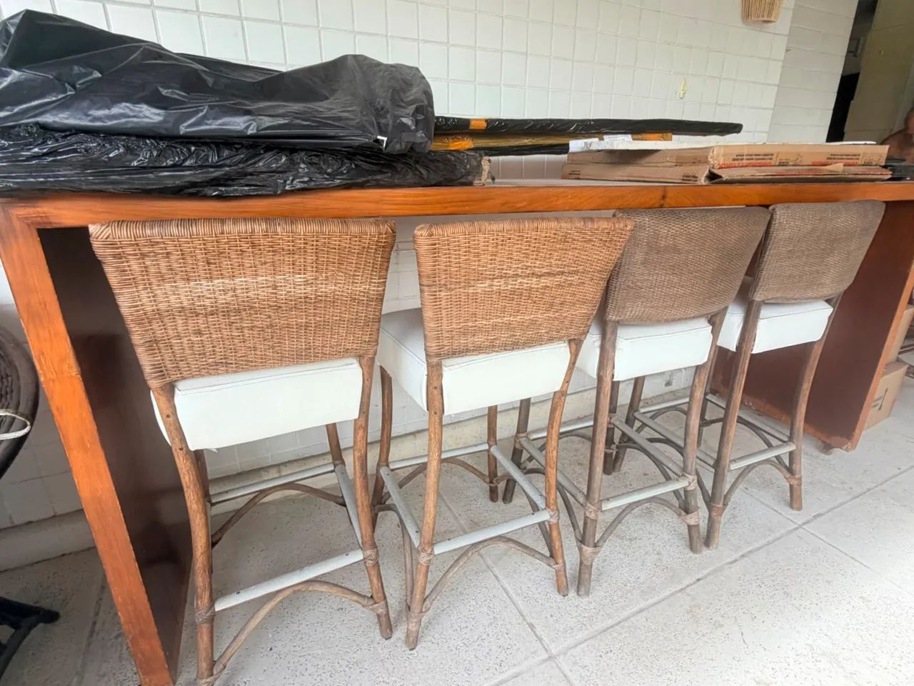 Conjunto de 4 banquetas altas - Foto 2