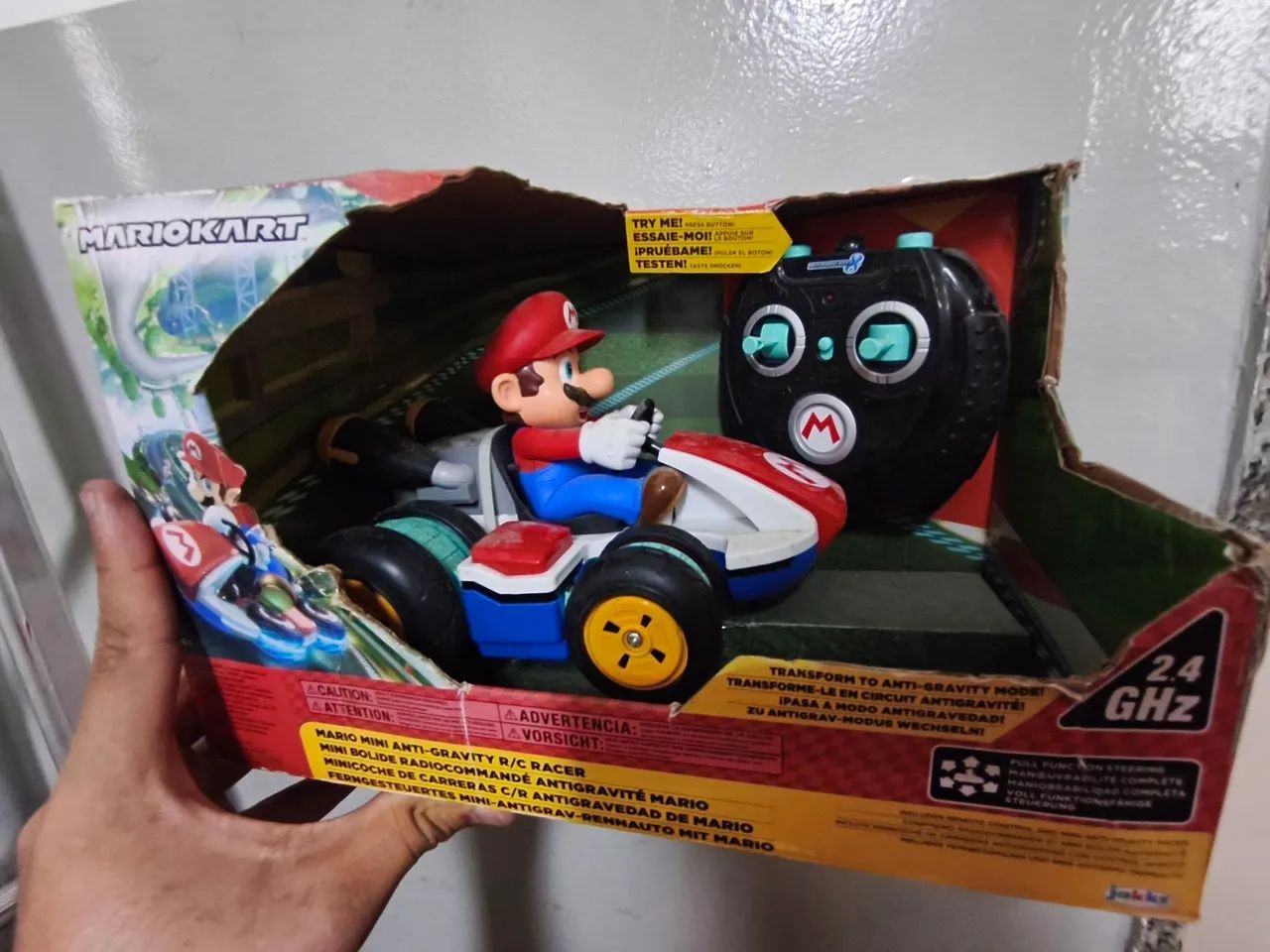 Carro de controle remoto Mario Kart 8 Anti-Gravity Mini RC Racer. 