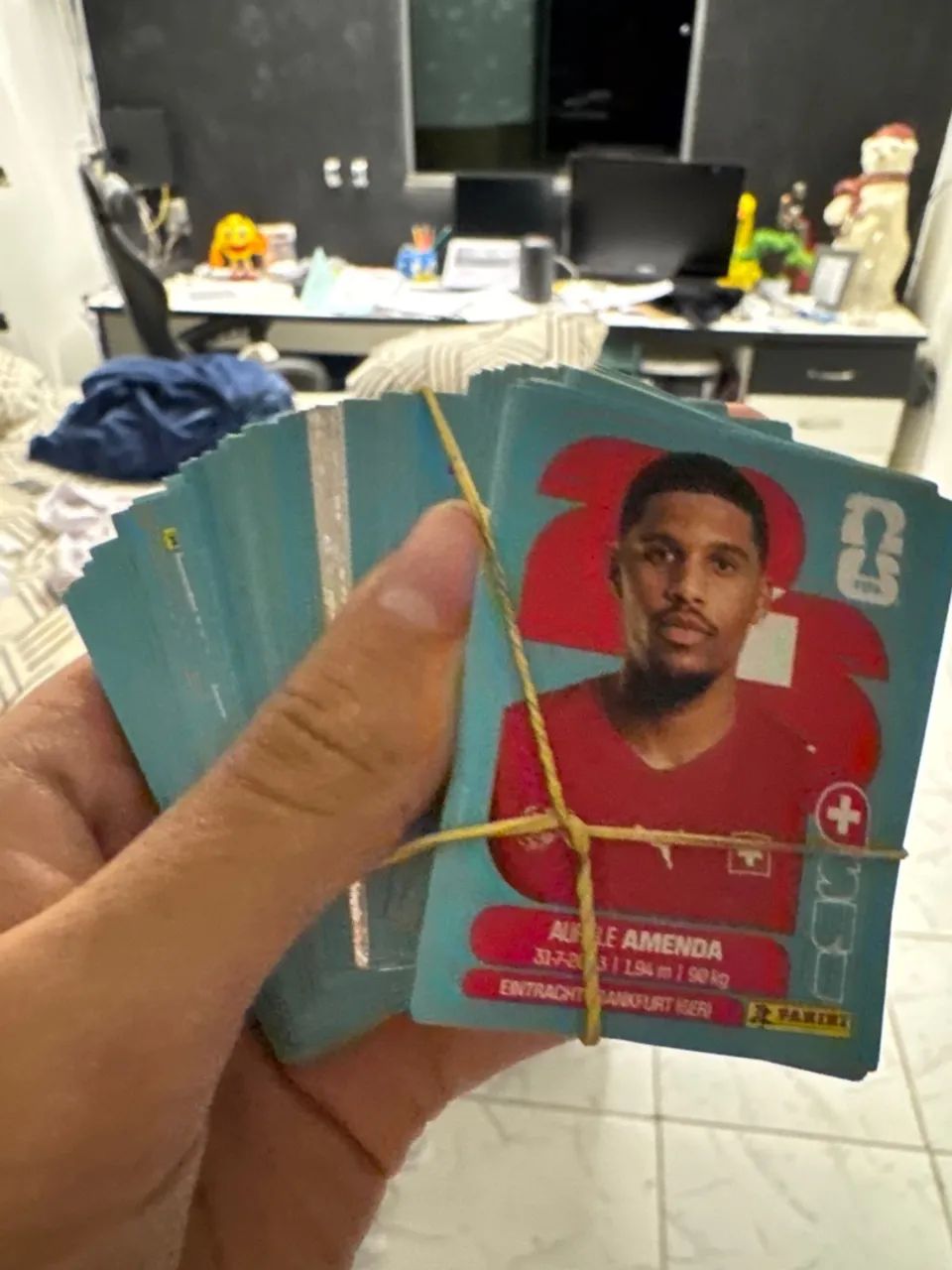 150 figurinhas por 50
