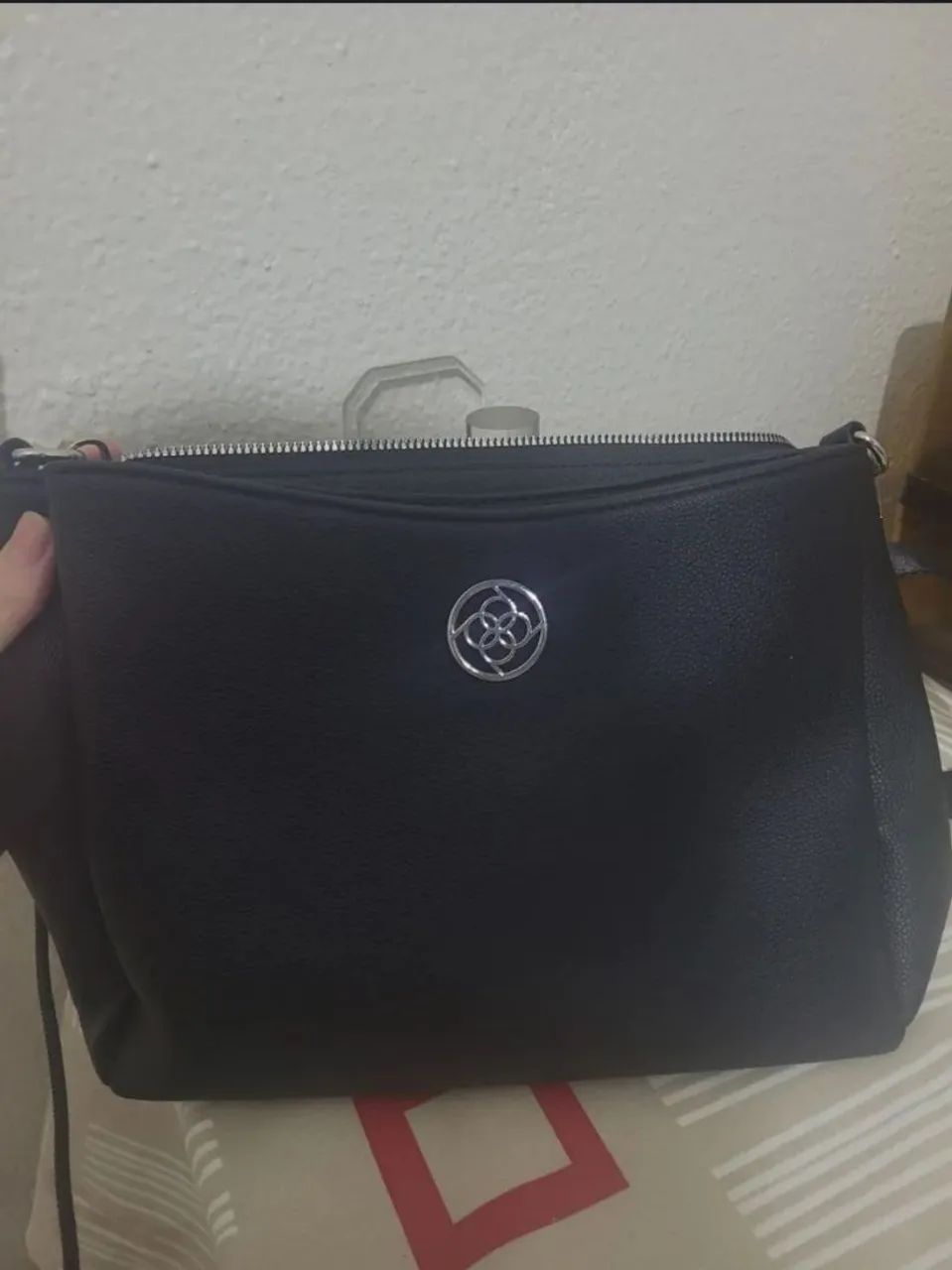 Bolsa preta de ombro