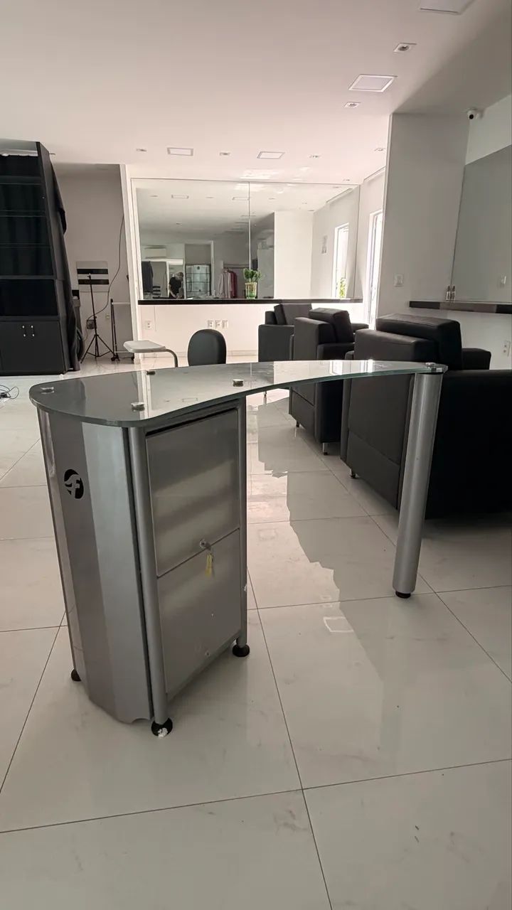 Mesa de Manicure Ferrante
