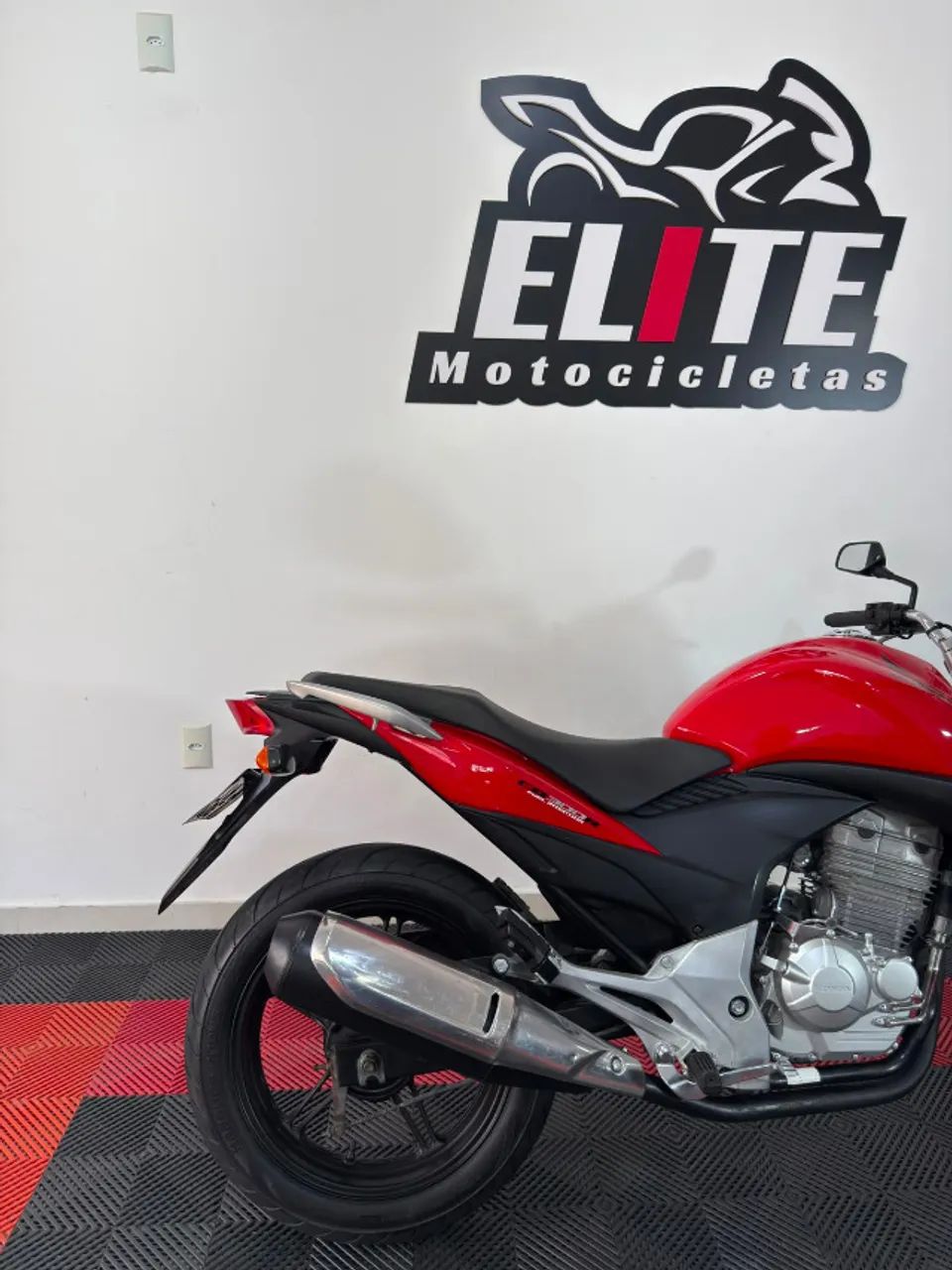 CB 300R 2010 VERMELHA  - Foto 2