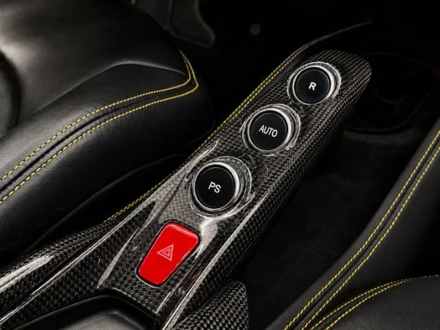 Ferrari F8 TRIBUTO 3.9 V8 720cv, foto 12 de 20