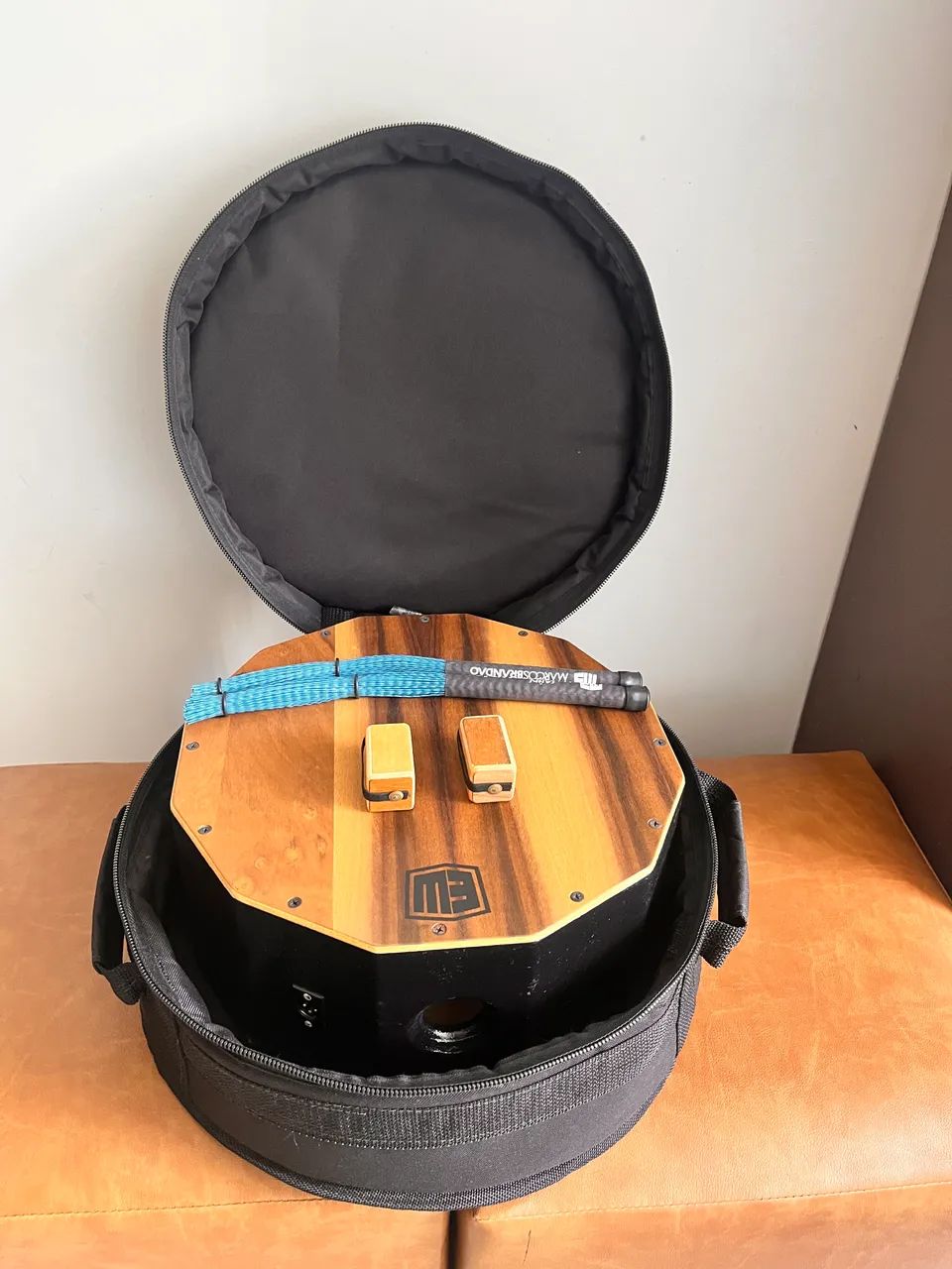Caixa eletroacústica Marcos Brandão com Bag