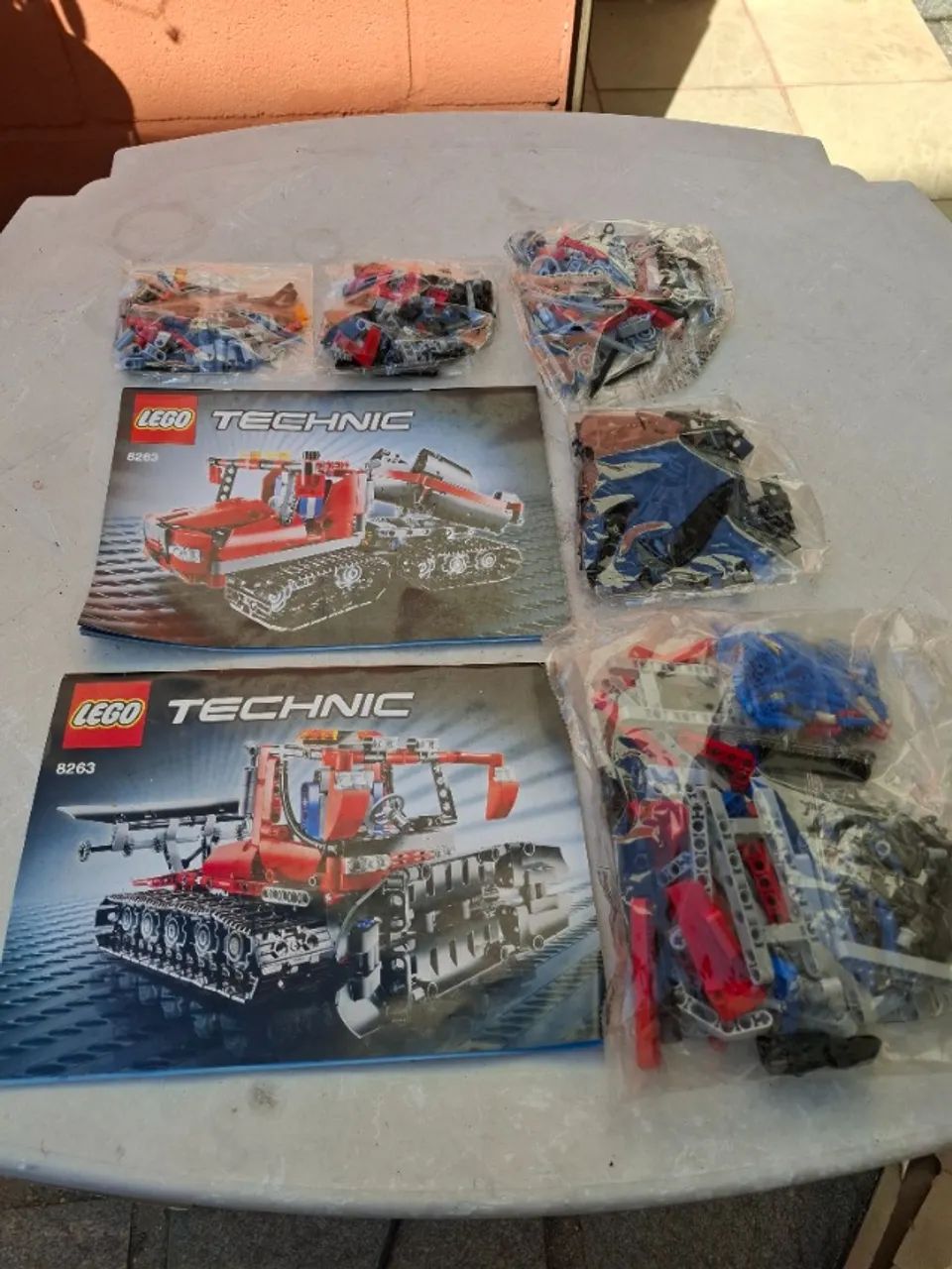 Tchnic 9-16 Lego 8263 Snow Groomer 590 peças, caixa encontra-se rasgada mais as peças estã