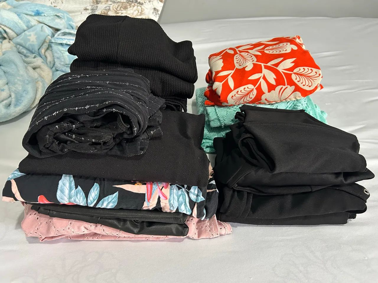 Lote de roupas para bazar - Foto 5