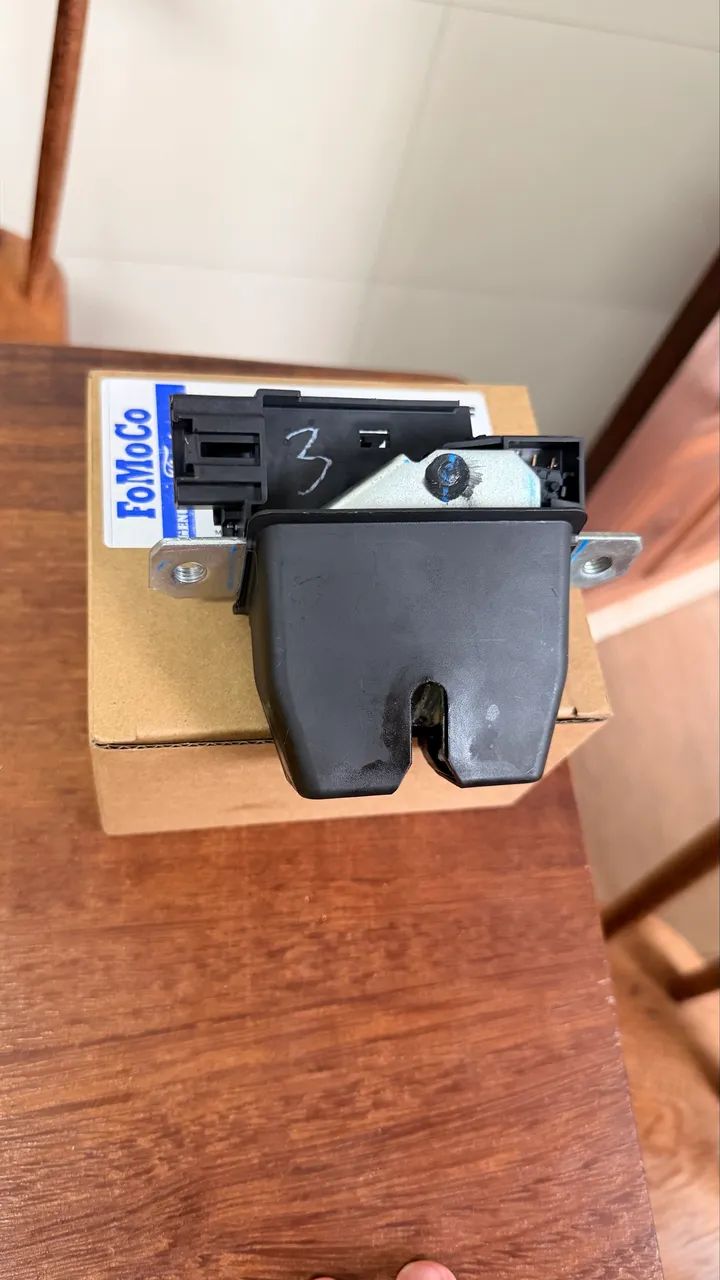 Fechadura de Porta-Mala Ford Ka 2020 - Foto 2