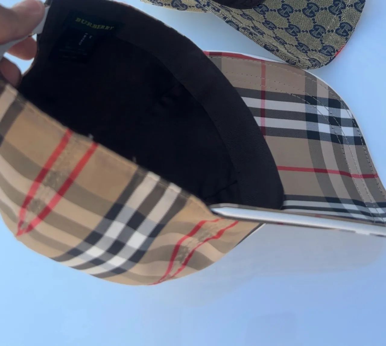 BONE BURBERRY IMPORTADO PREMIUM - Foto 3