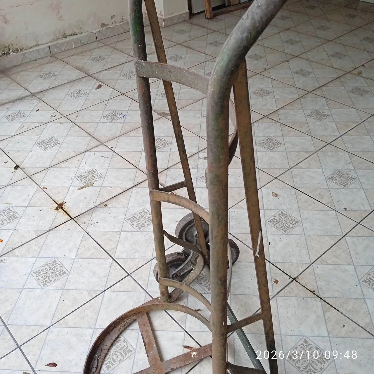 Carrinho de três rodas para subir escadas  - Foto 2