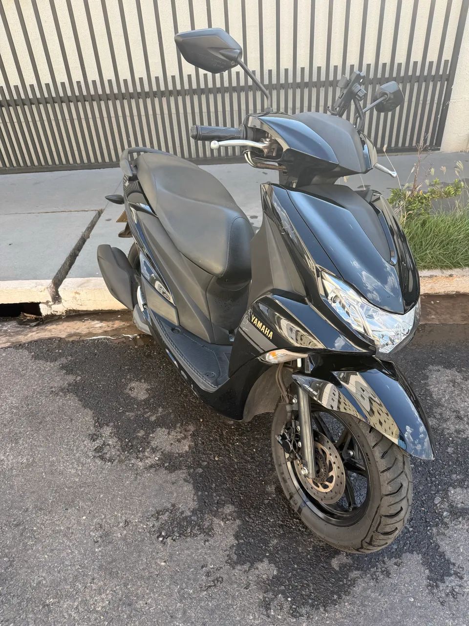 Yamaha Fluo ABS
