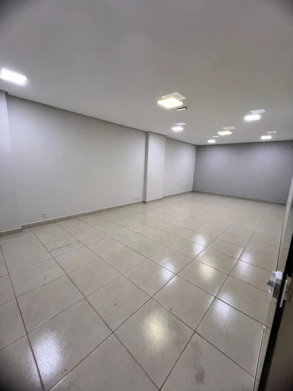 Alugo loja de 250m na Via Oeste Ceilândia Norte  - Foto 4