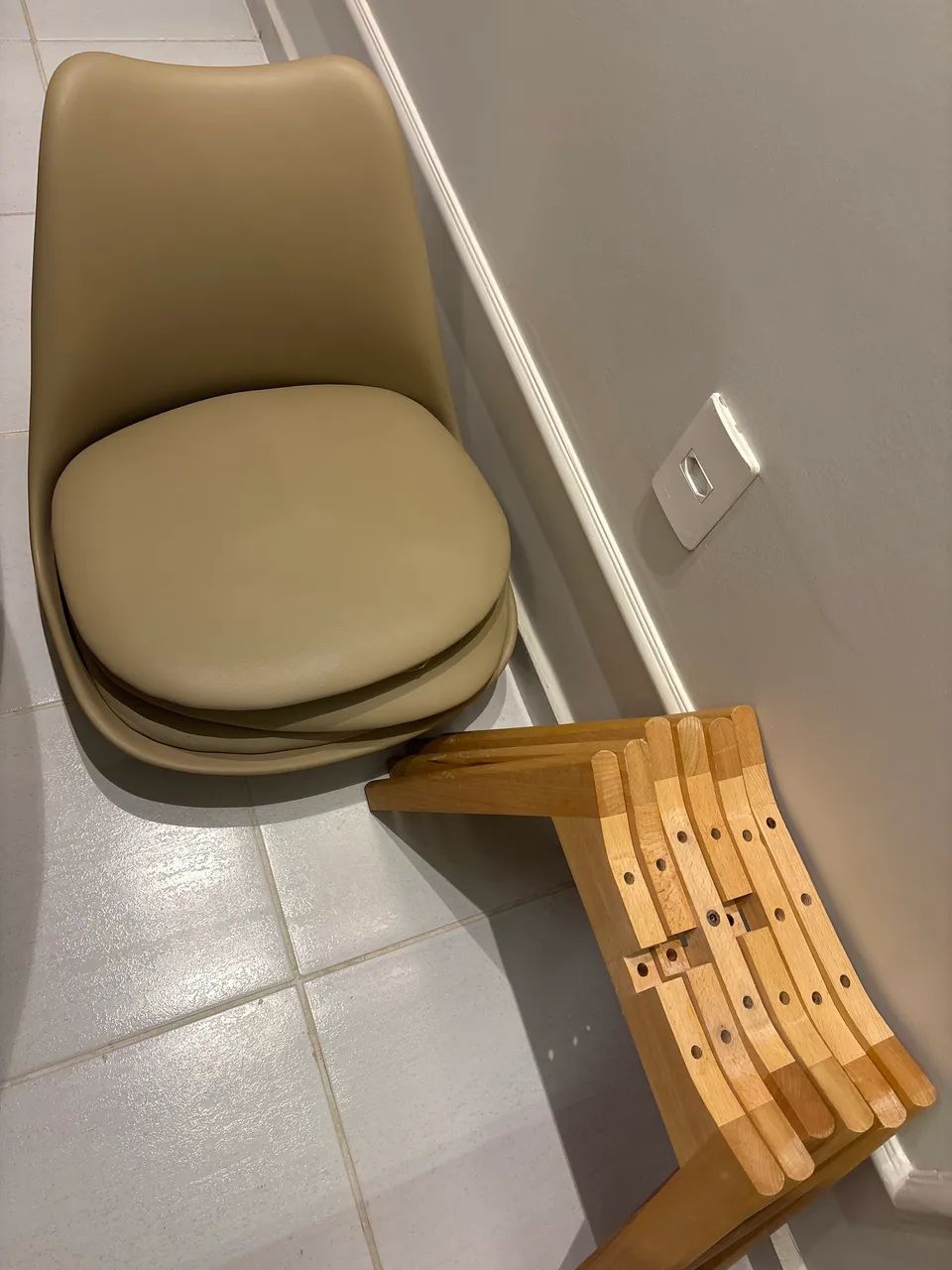 Conjunto 4 cadeiras Eames Bege - Foto 3