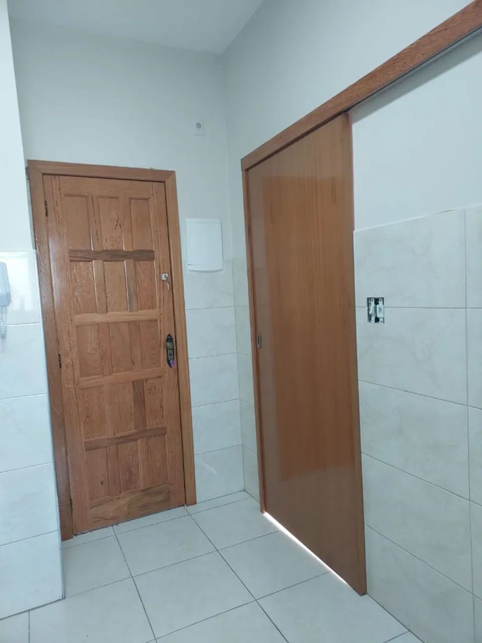 Verniz profissional, instalação de portas  - Foto 3
