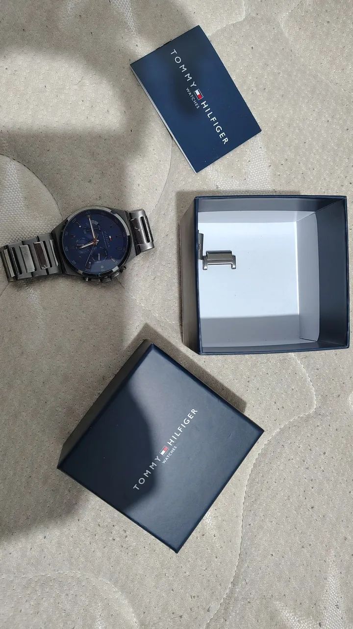 RELOGIO EM AÇO TOMMY HILFIGER 